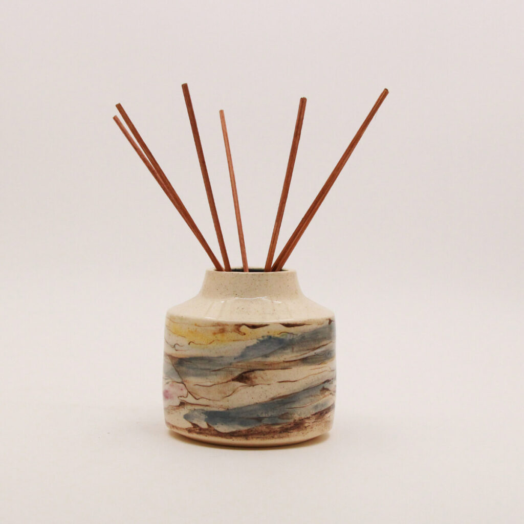 Arora handmade ceramic reed diffuser with reeds